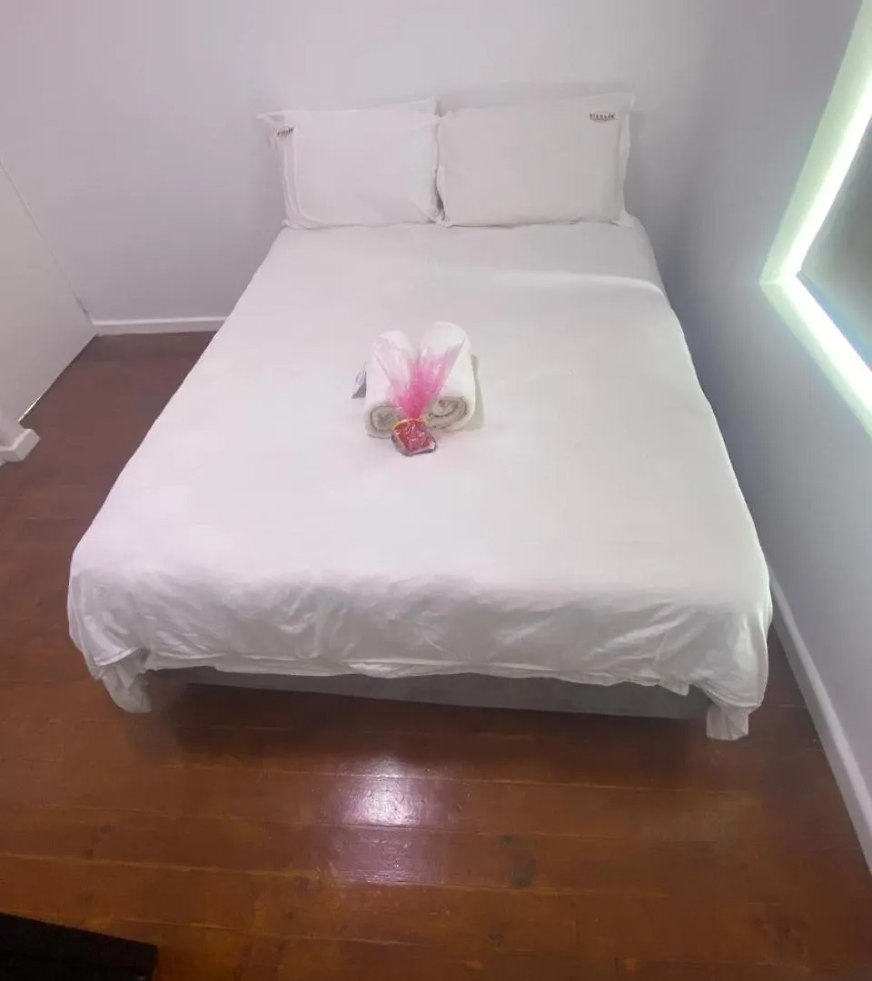 Апарт-отель Luxury Suites At St Petes Duplex Townhouse Newton Park