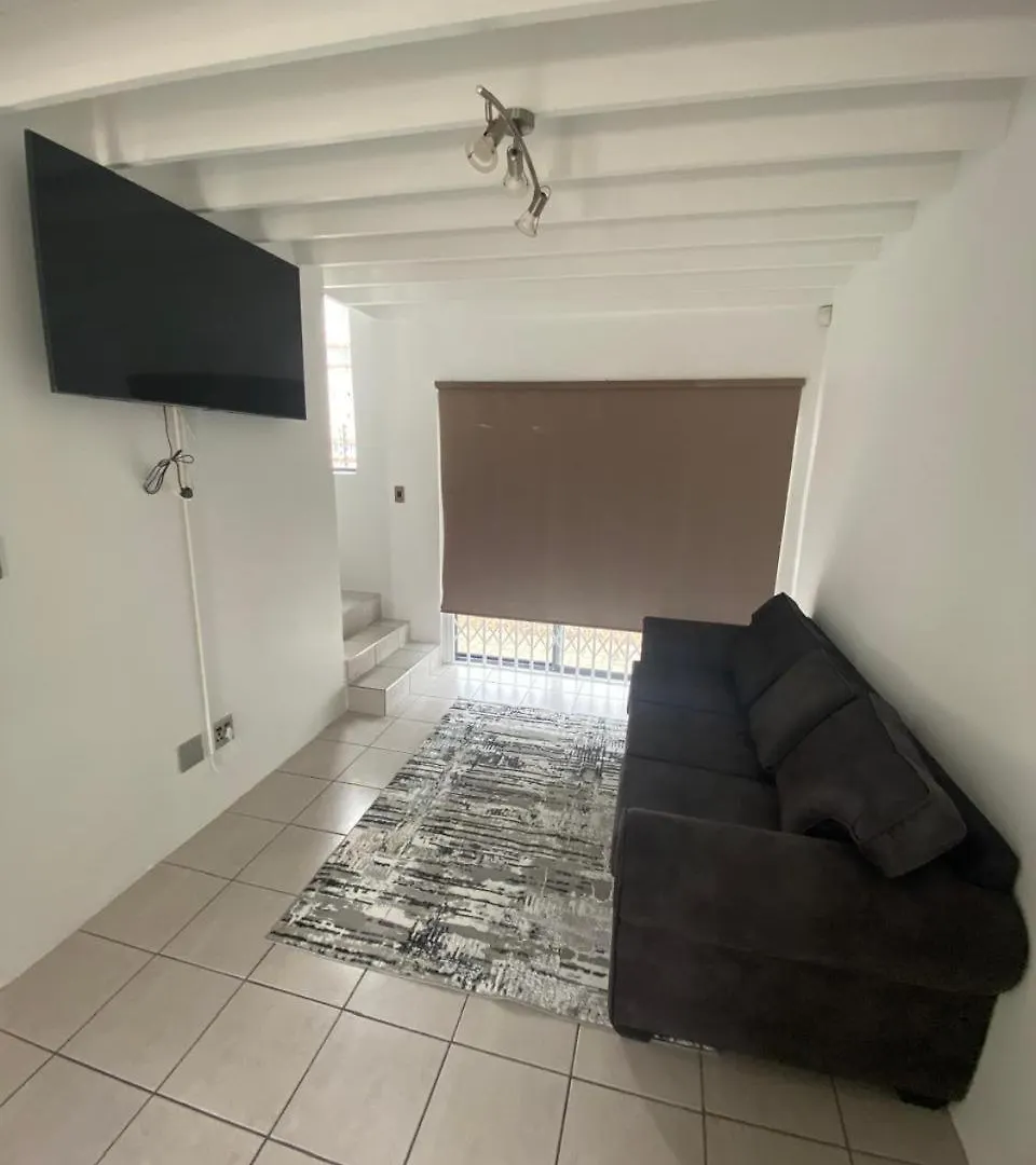 Апарт-отель Luxury Suites At St Petes Duplex Townhouse Newton Park ЮАР